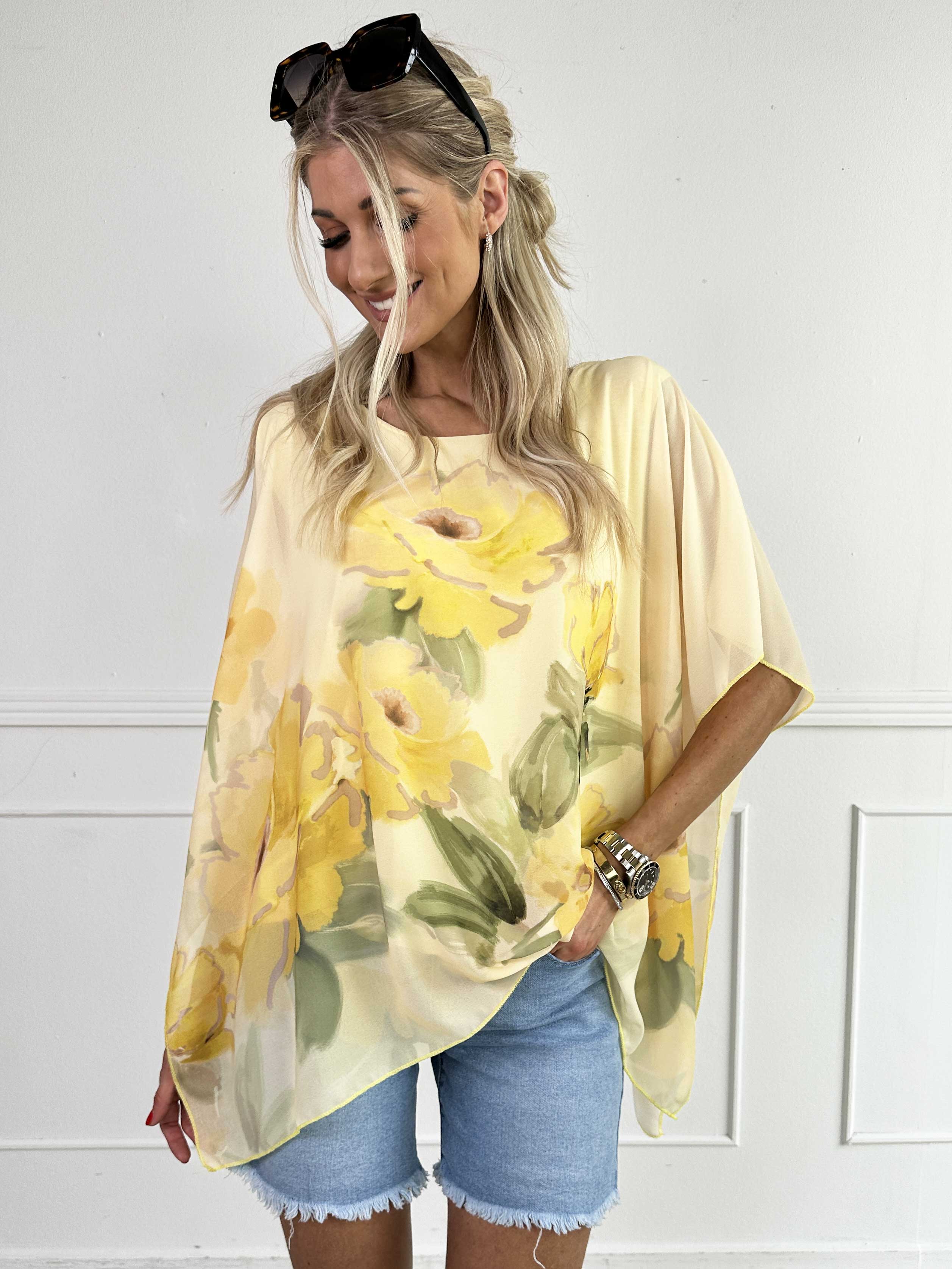Mirabella Shirt - Söt tunika med löst chiffonglager med blommiga motiv